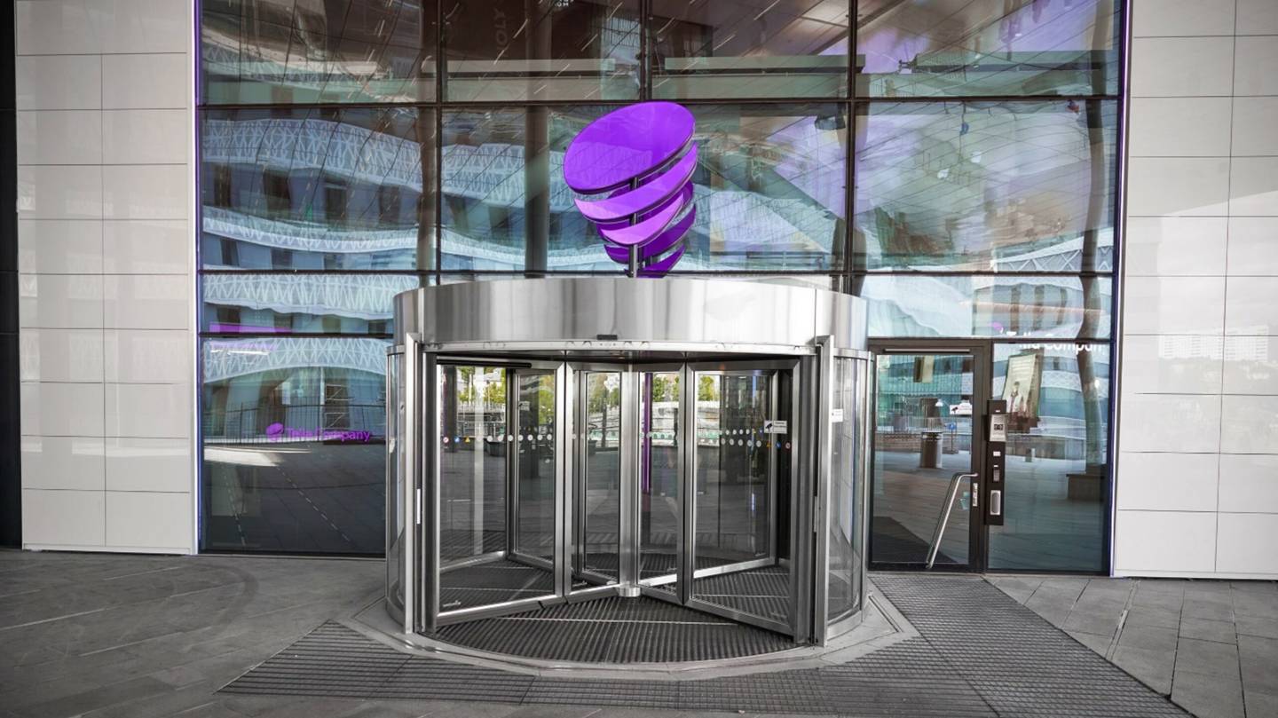 Entredörr Telia i Solna