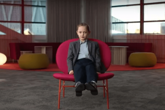 Barn som talar om cybersäkerhet